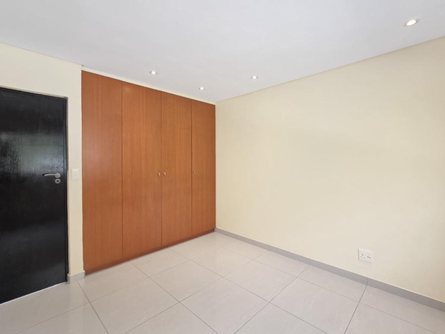 To Let 4 Bedroom Property for Rent in Oranjezicht Western Cape